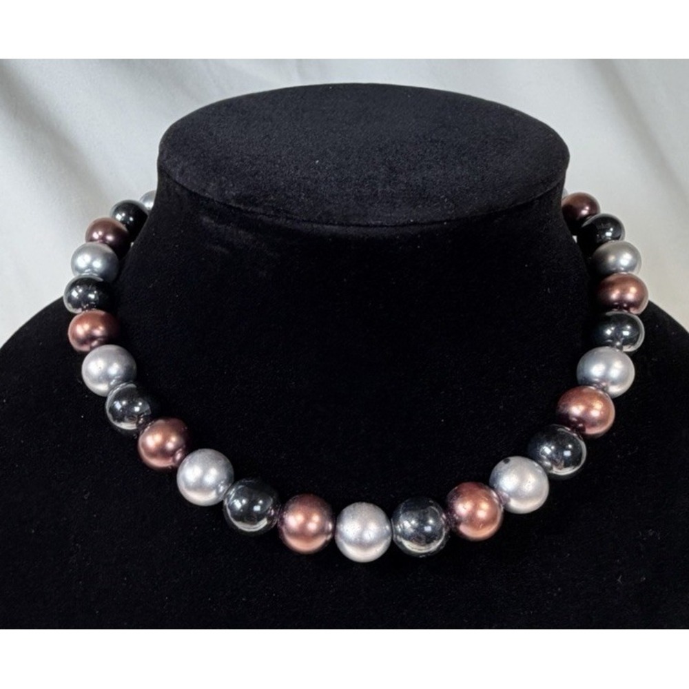 Multicolor Faux Pearl Necklace Magnetic Rhinestone Clasp Black Silver Bronze 16"
